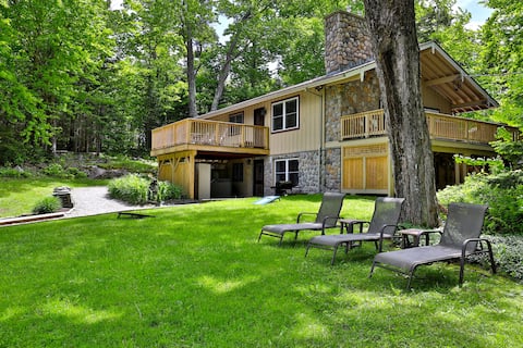 Fun In Fun Out Up: 3BR, 2BA. Hot Tub. Sauna.