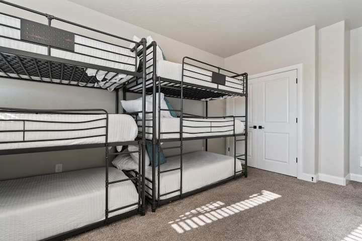 חדר שינה 2 - 6 מיטות יחיד