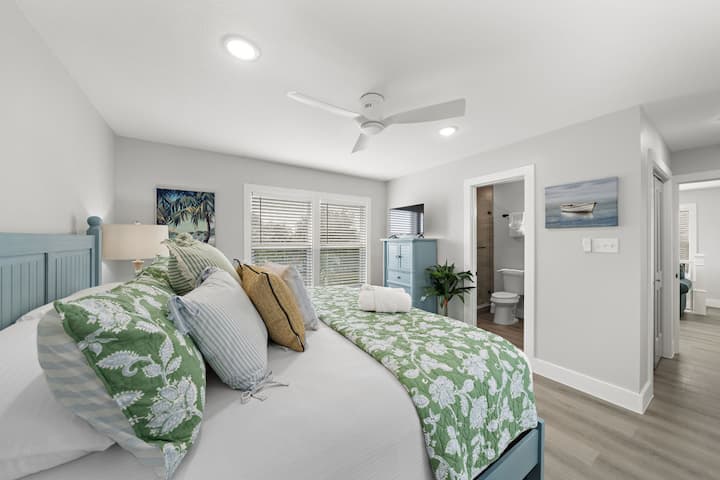 26-web-or-mls-5318 Ave Wide (24)