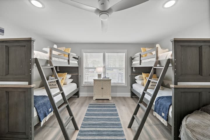 22-web-or-mls-5318 Ave Wide (19)