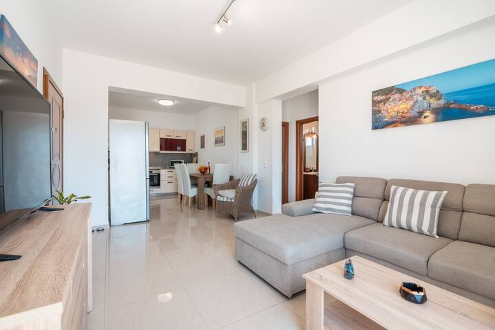 Ilia’s Apartment with view 1 gallery image 2