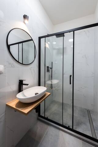 Huge Luxury 3BR Apt | Prague Old Town Oasis gallery image 5