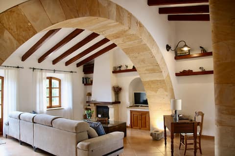 Es Molí d'en Mig, jacuzzi, pool and barbecue