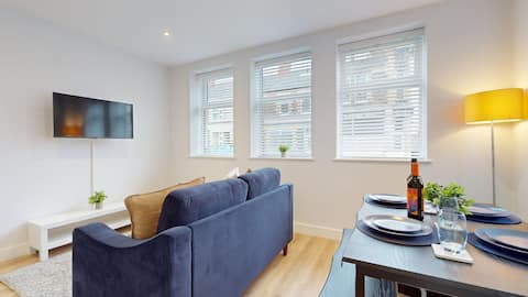 Top Airbnb: Cohost Partners Cozy 1BR Free Parking in Roath