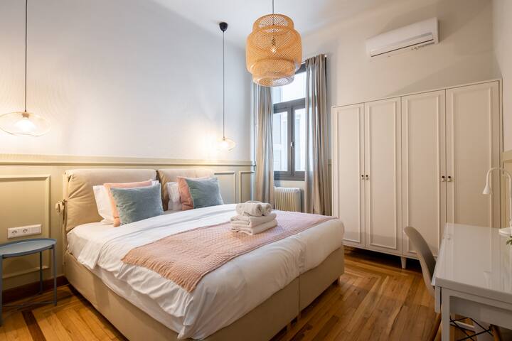 Meadows – Luxury 3-Bedroom Apartment in Athens gallery image 2