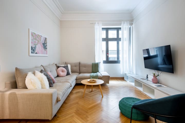 Meadows – Luxury 3-Bedroom Apartment in Athens