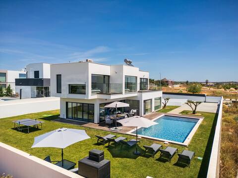 Encosta Dourada – Villa – Private Pool