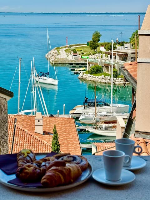 Seaside setting - Portopiccolo Apartments