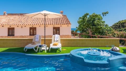 Los Aleses Rural House, Vélez-Málaga by Ruralidays