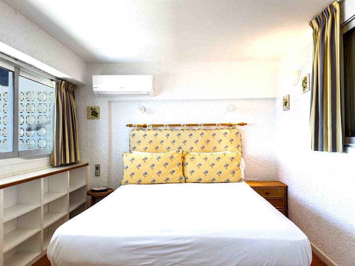 マスターベッドルーム - ダブルベッド