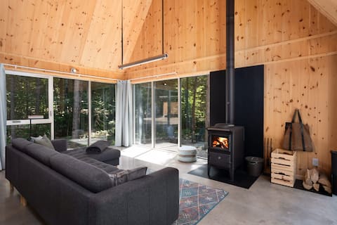 Top Airbnb: Nordic forest chalet | Sauna | 70 min to MTL in Chertsey