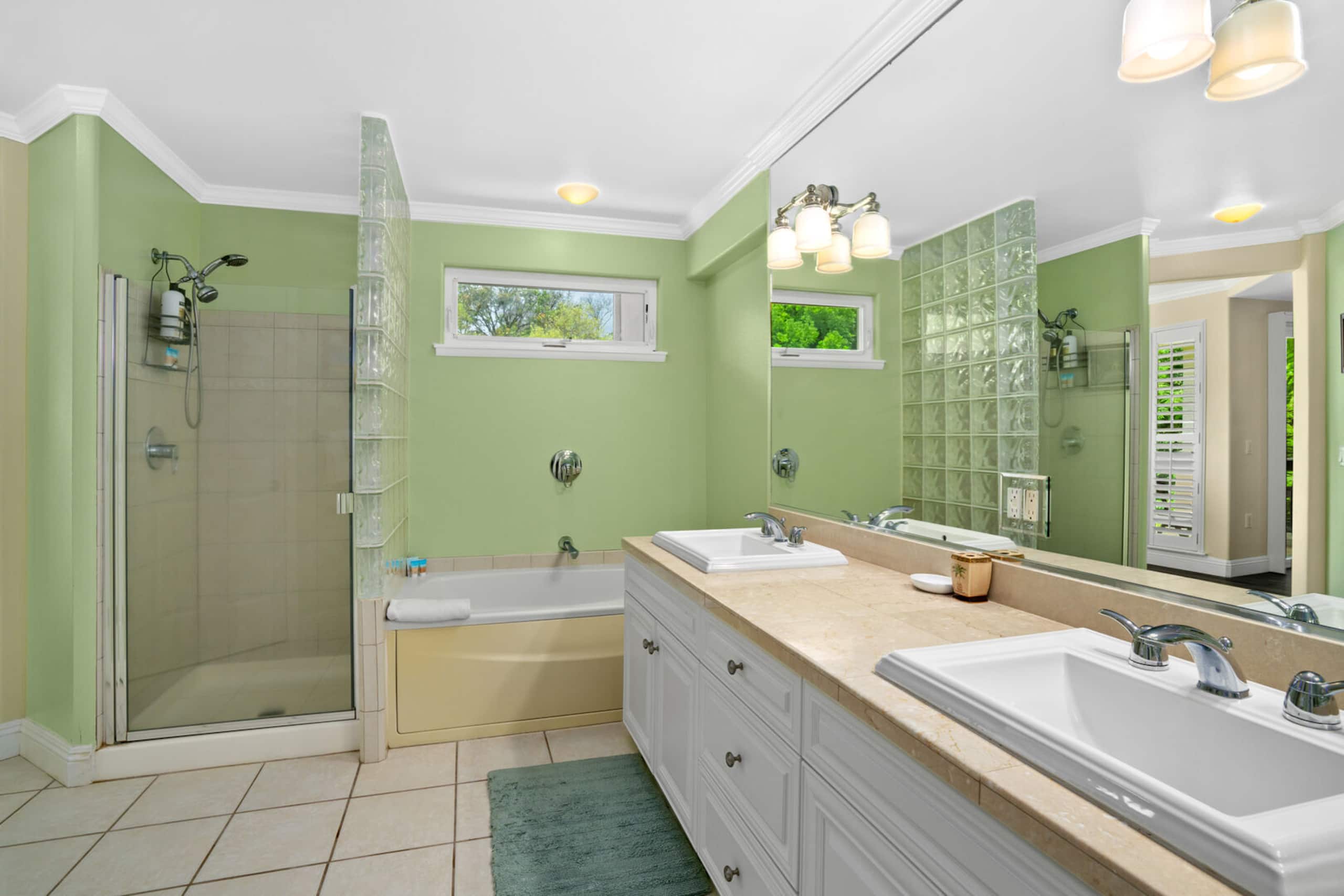 Condo in Princeville · ★5.0 · 3 bedrooms · 3 beds · 3 private baths - Image 13