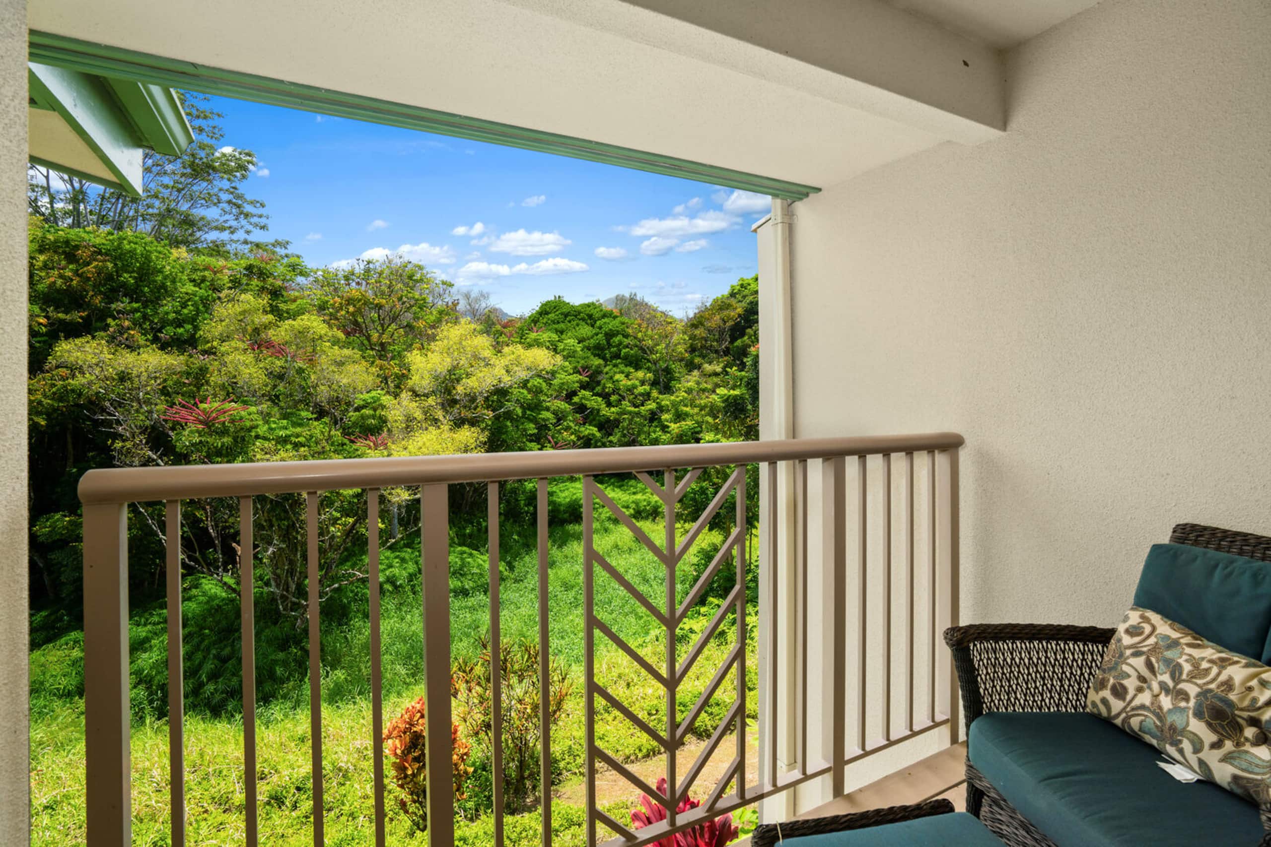 Condo in Princeville · ★5.0 · 3 bedrooms · 3 beds · 3 private baths - Image 17