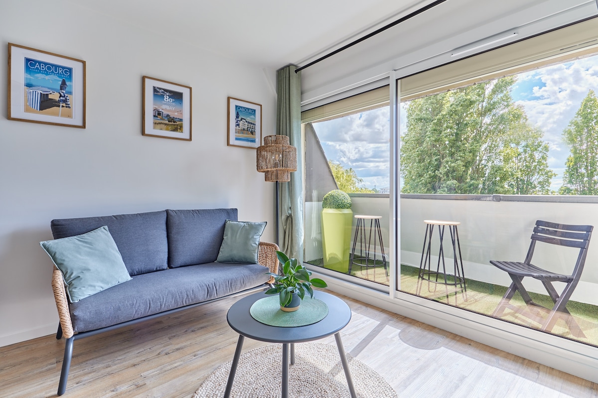 Popular Airbnb listing: At the right rest - Appt close to the sea in Cabourg