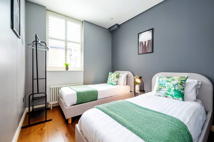 London Theatreland Dream – 2 bedroom apartment gallery image 5