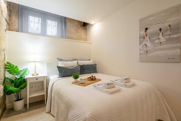 3 Comfy Flats | Jacuzzi & Terrace by Host Wise gallery image 4