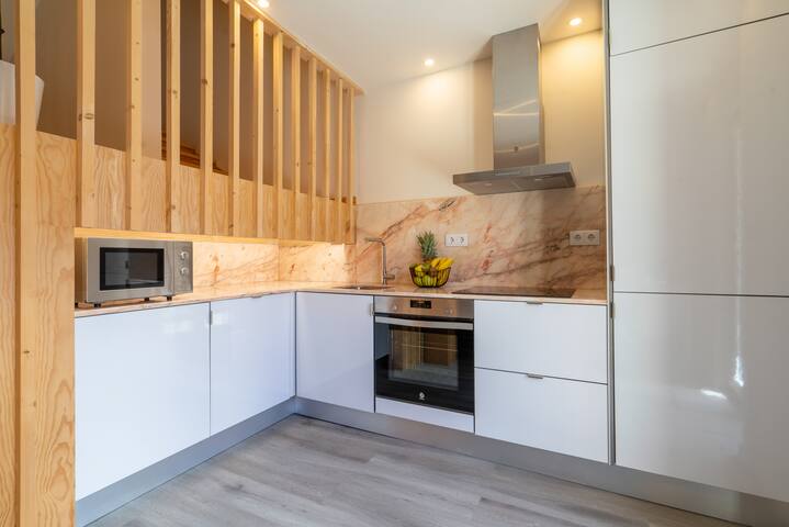 3 Comfy Flats | Jacuzzi & Terrace by Host Wise gallery image 5