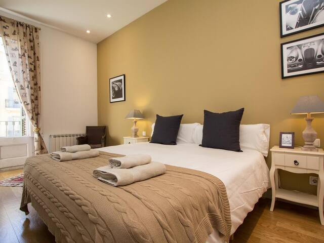 Deluxe three bedrooms apartment gallery image 3