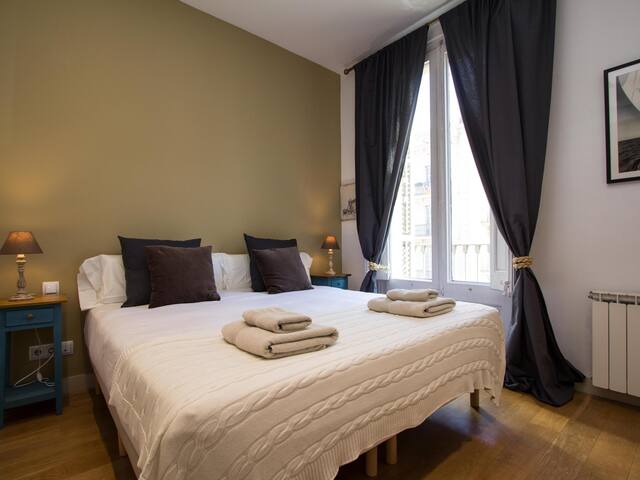 Deluxe three bedrooms apartment gallery image 2