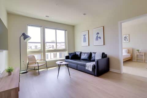 Modern 2BR Apt at Alexandria’s Premier Community