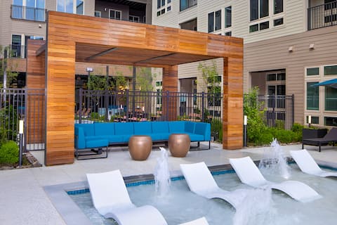 Chic & Spacious Alexandria Stay