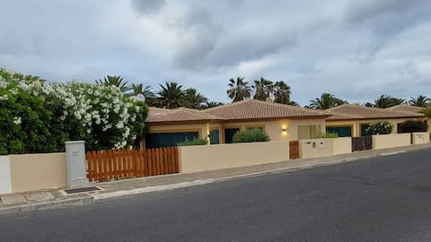 Top Airbnb: Pé n' Areia Beach House in Porto Santo