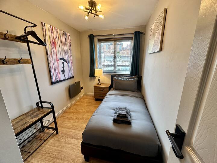 Chumba kimoja cha ziada cha kulala kilicho na godoro la povu la kumbukumbu ya kifahari