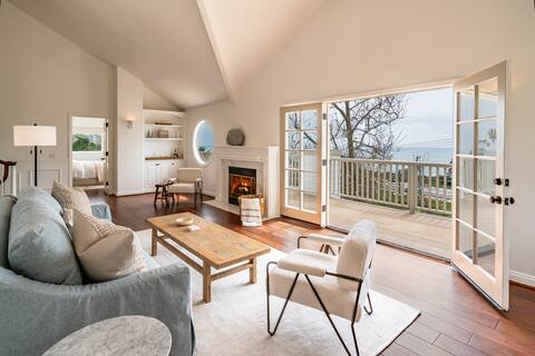 Ocean Breeze Abode - Summerland Gem