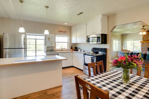 Charming Emmett Home w/ Patio - 14 Mi to Reservoir