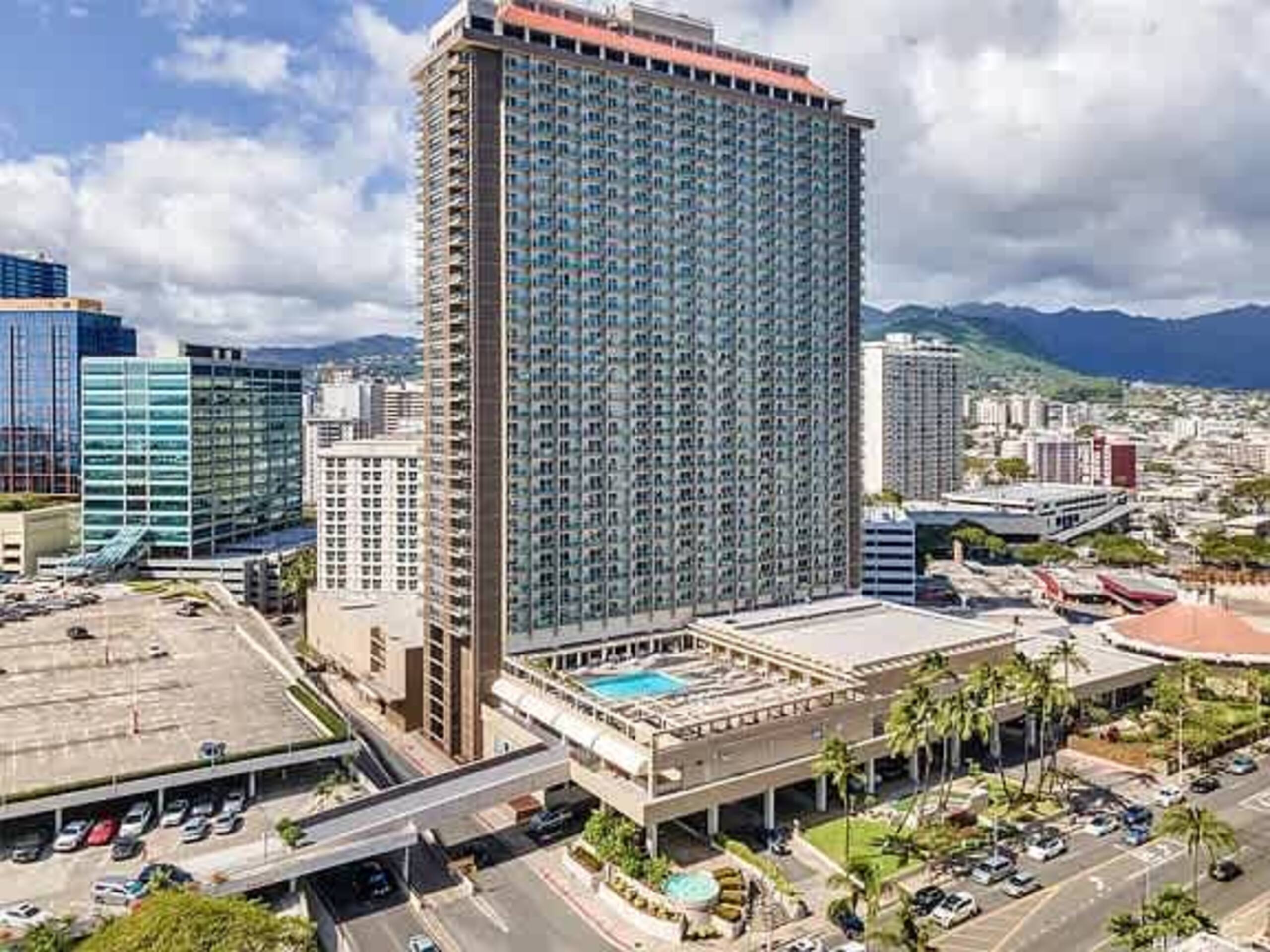 Newly Renovated Ala Moana Condo w_Amazing Views 11 - Photo 37