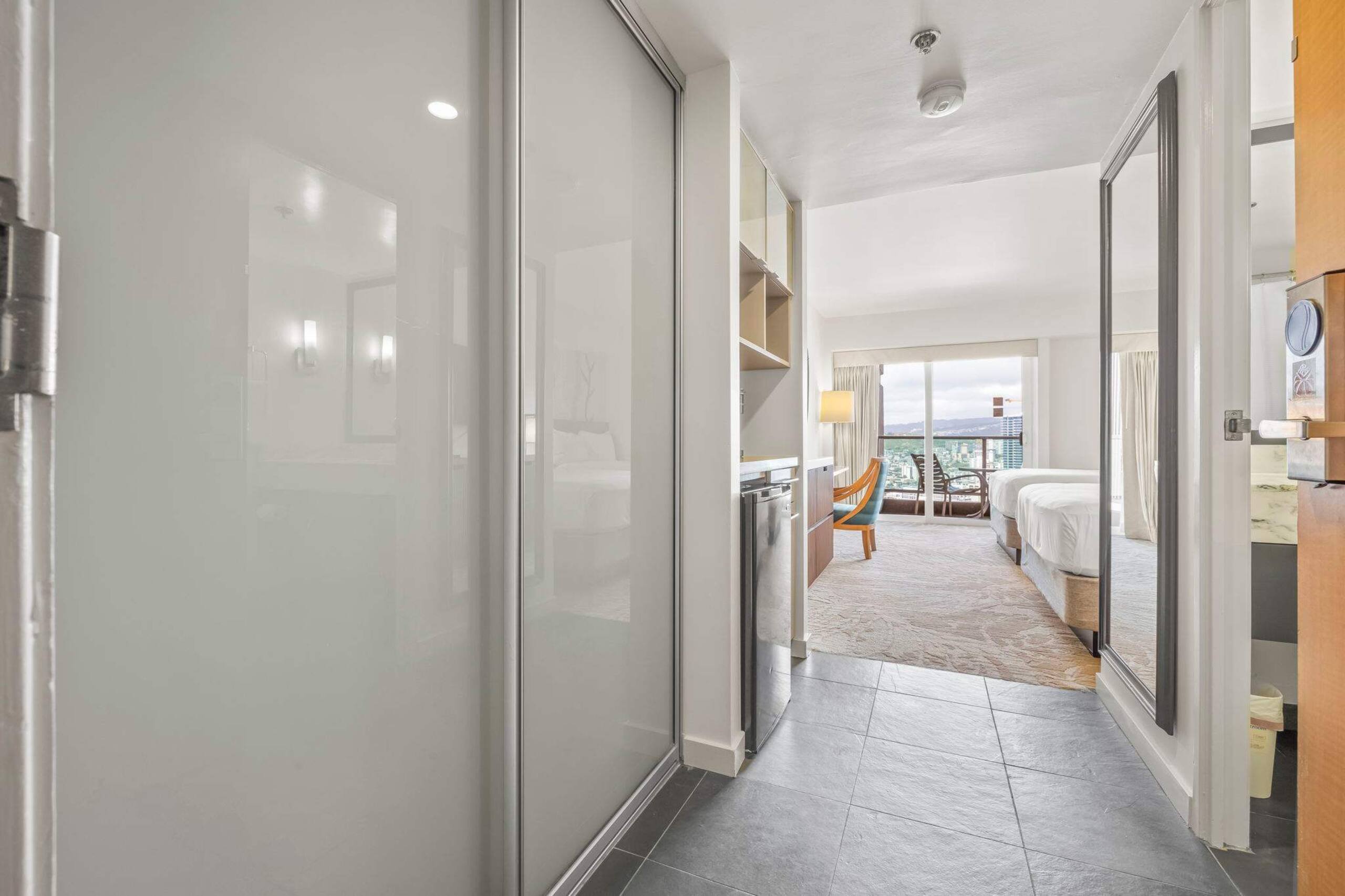 Newly Renovated Ala Moana Condo w_Amazing Views 11 - Photo 8