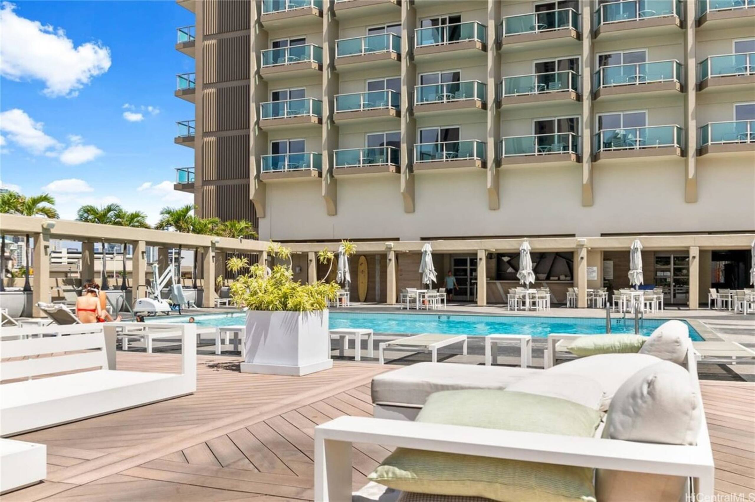 Newly Renovated Ala Moana Condo w_Amazing Views 11 - Photo 21