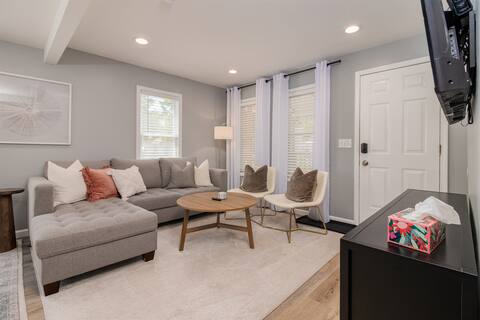 New!3BR/2BA Home in the Vibrant City of Hazel Park