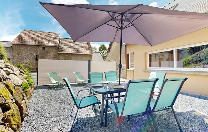 2 bedroom stunning home in Sartilly-Baie-Bocage