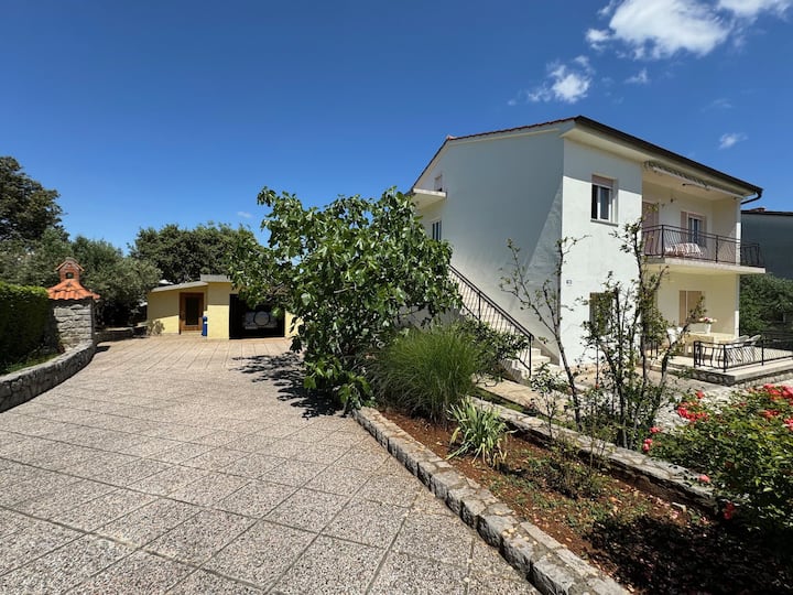 Apartment Ella - Punat