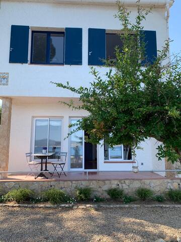 cap de ras – detached house located on the seafron gallery image 3