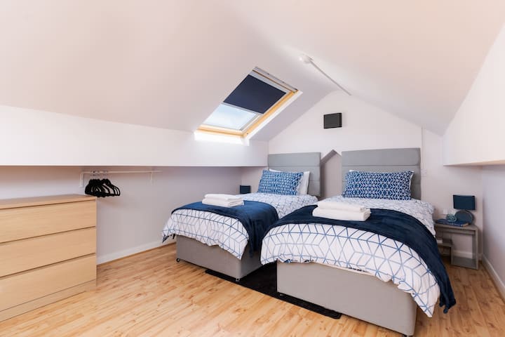 Tweepersoonskamer met 2 Aparte Bedden