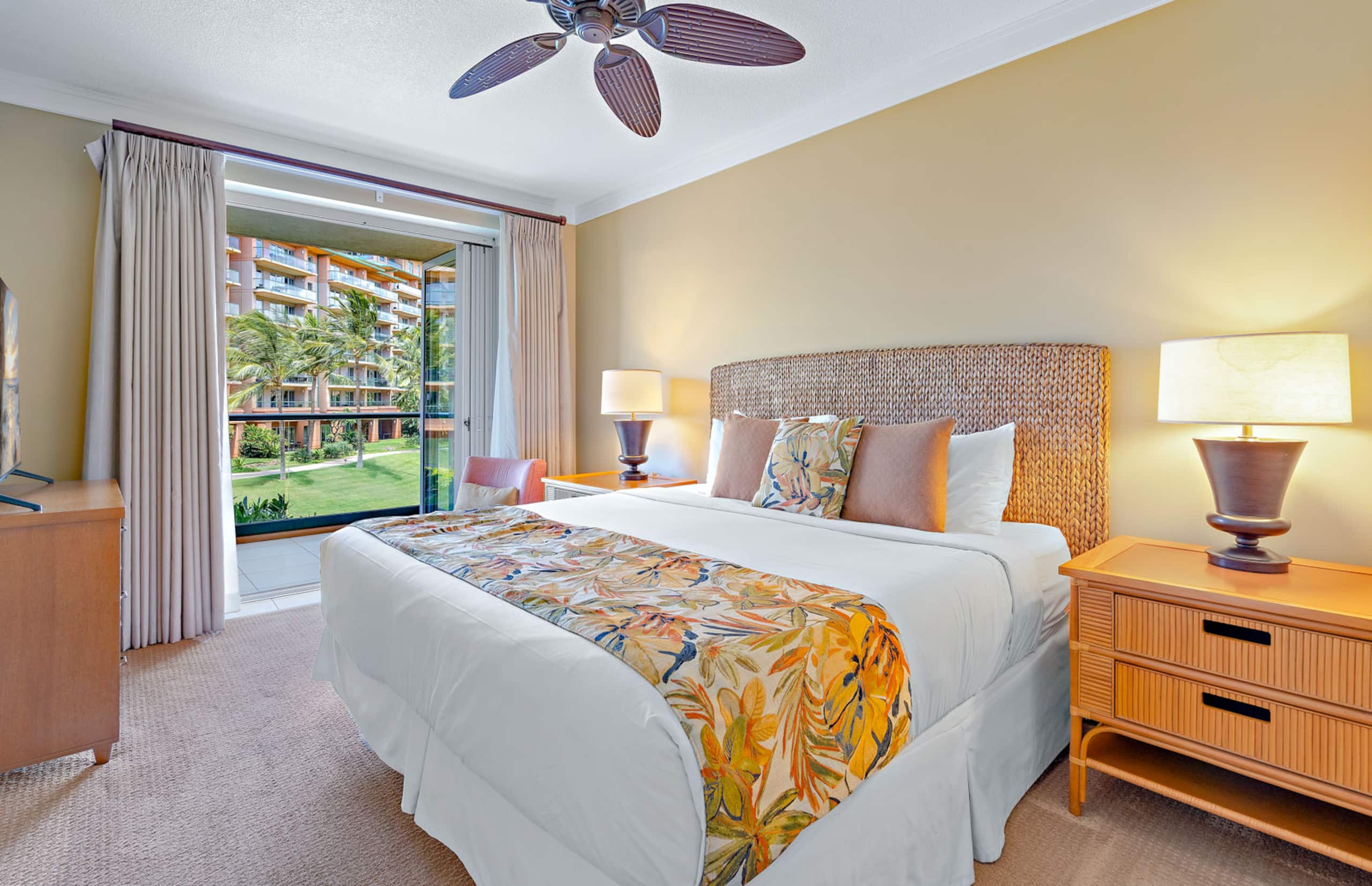 Condo in Lahaina · ★4.95 · 2 bedrooms · 3 beds · 2 baths - Image 21
