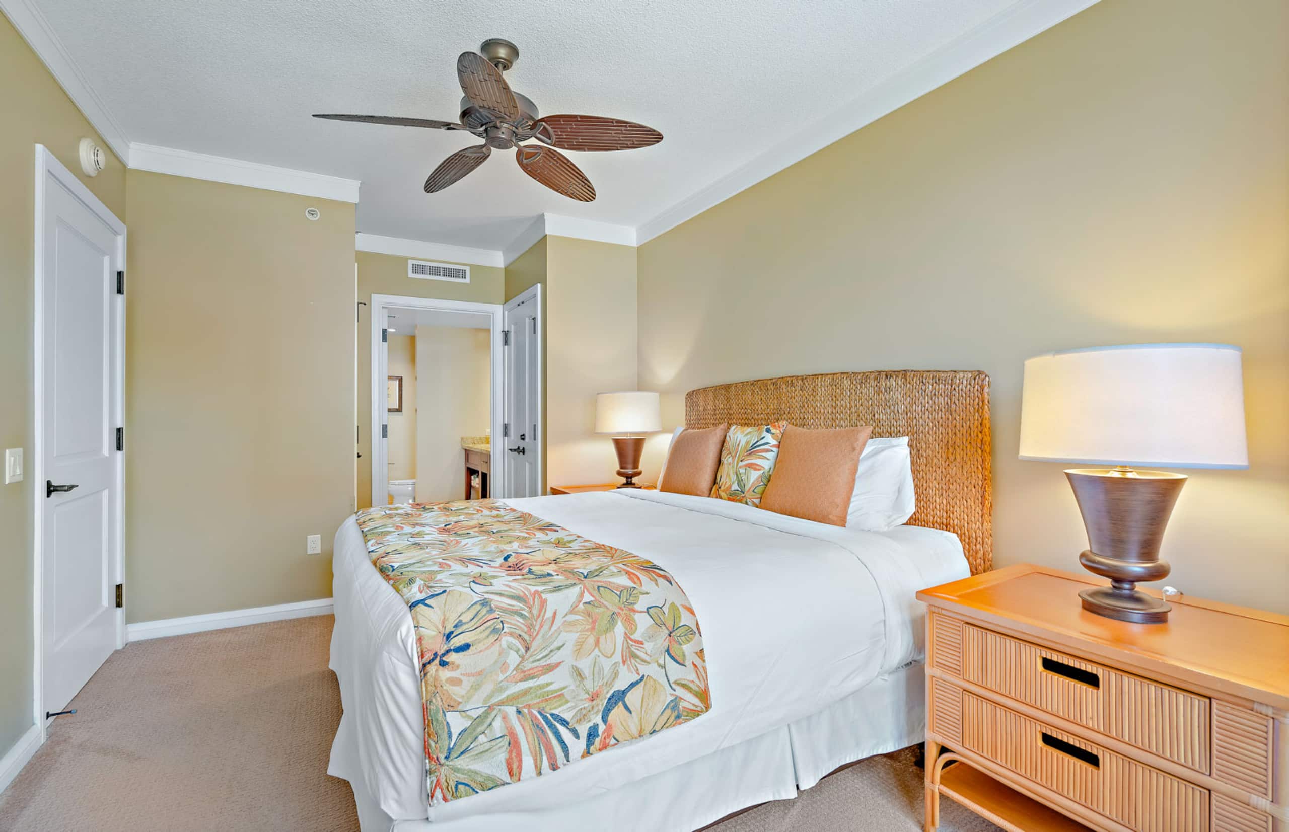 Condo in Lahaina · ★4.95 · 2 bedrooms · 3 beds · 2 baths - Image 18