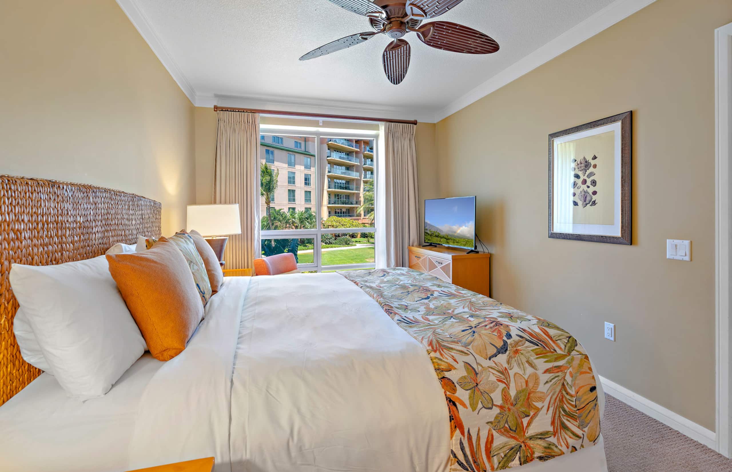 Condo in Lahaina · ★4.95 · 2 bedrooms · 3 beds · 2 baths - Image 17