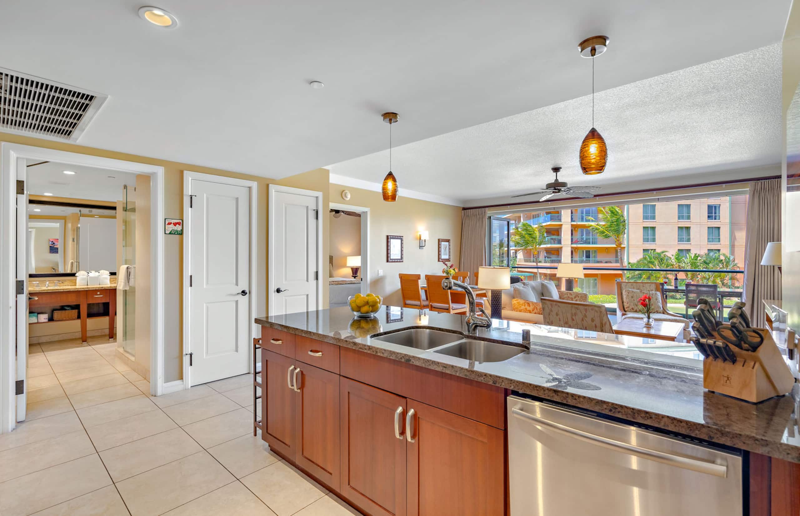 Condo in Lahaina · ★4.95 · 2 bedrooms · 3 beds · 2 baths - Image 7