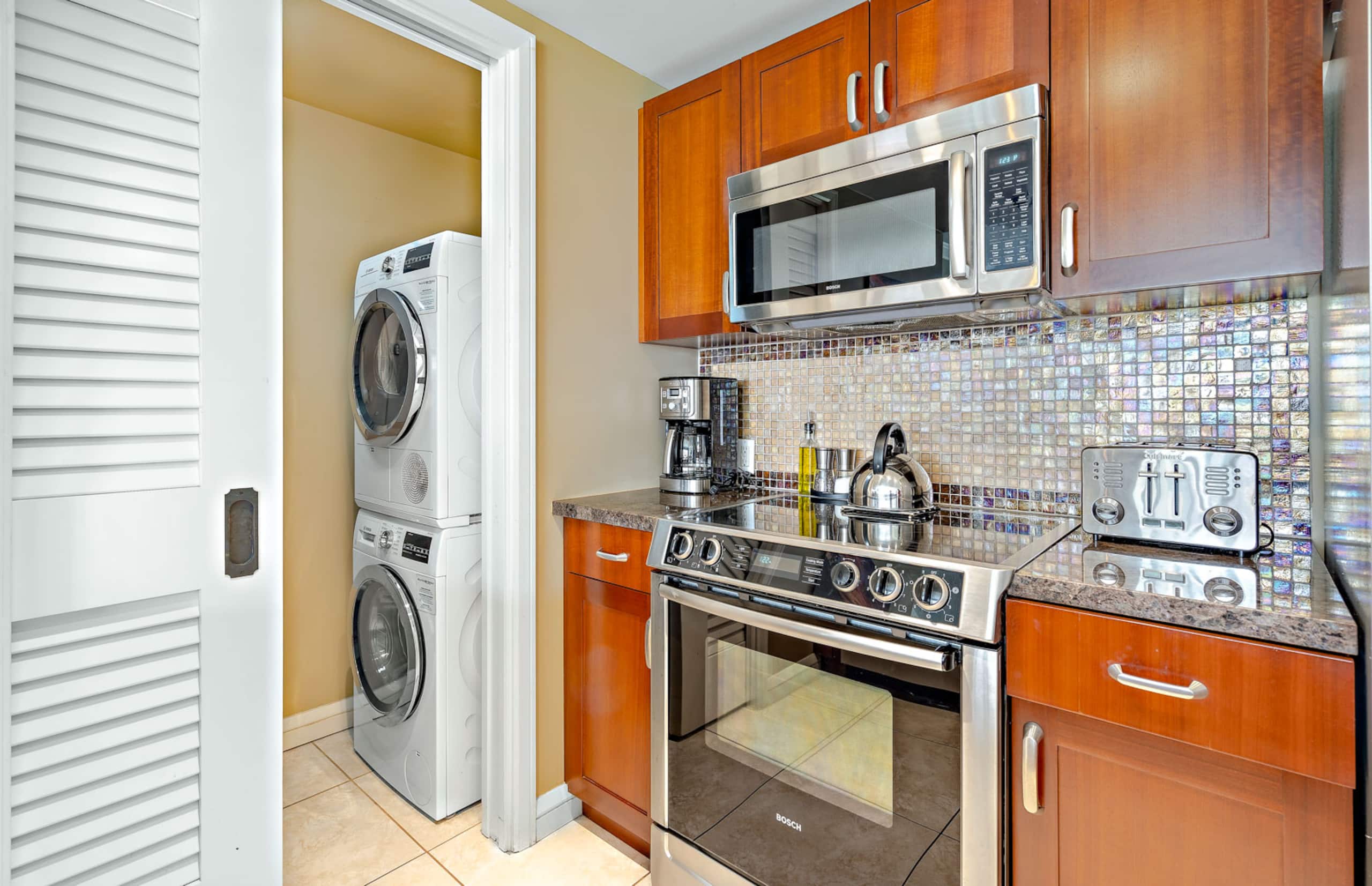 Condo in Lahaina · ★4.95 · 2 bedrooms · 3 beds · 2 baths - Image 15