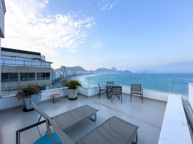 Penthouse with 3 suites and private pool gallery image 3