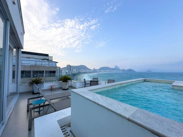Penthouse with 3 suites and private pool gallery image 5