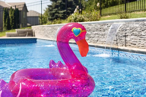 Luxury Stay, Prime Spot, Games, BBQ & Fenced Yard