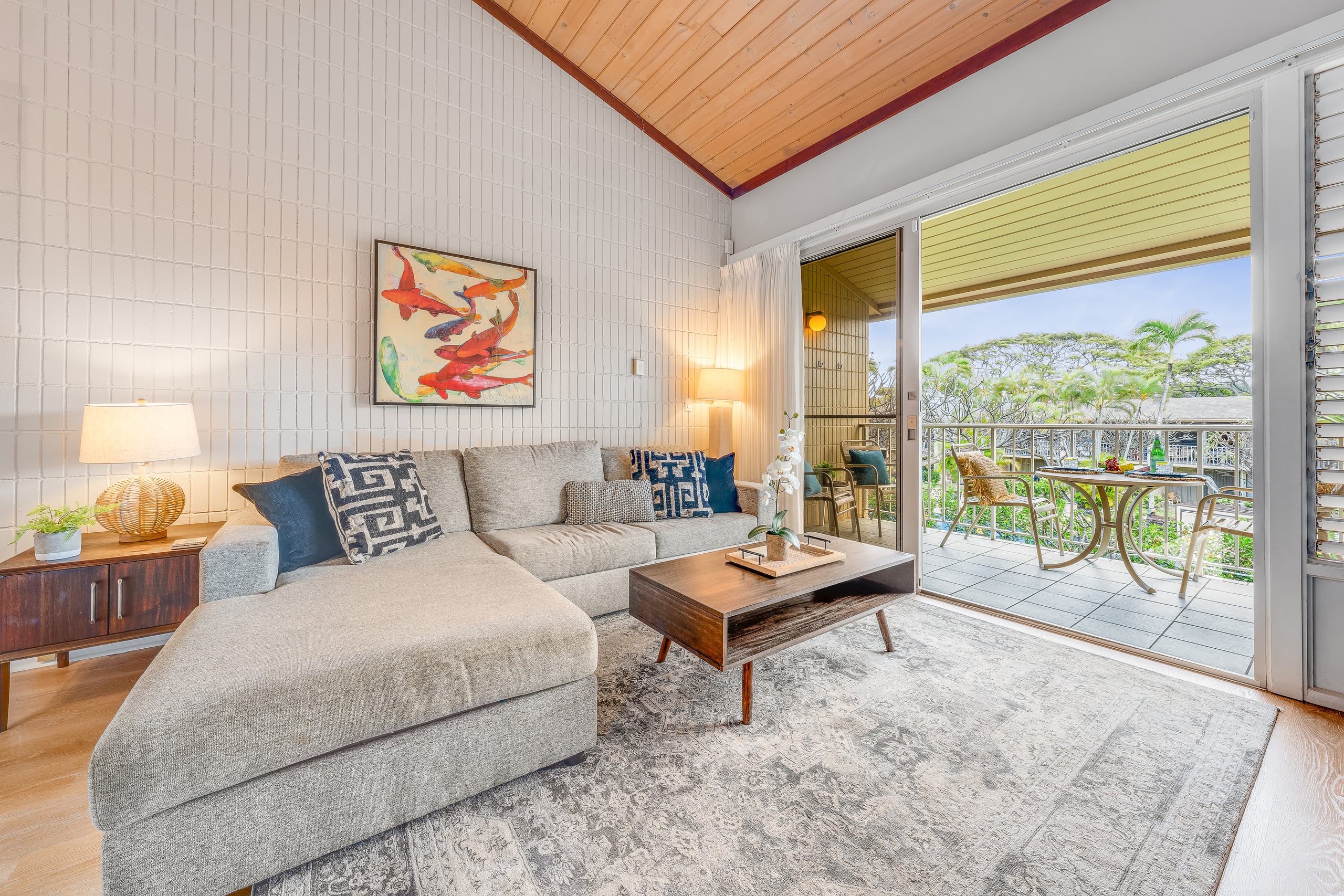 Condo in Lahaina · ★4.74 · 1 bedroom · 2 beds · 1 bath - Image 4