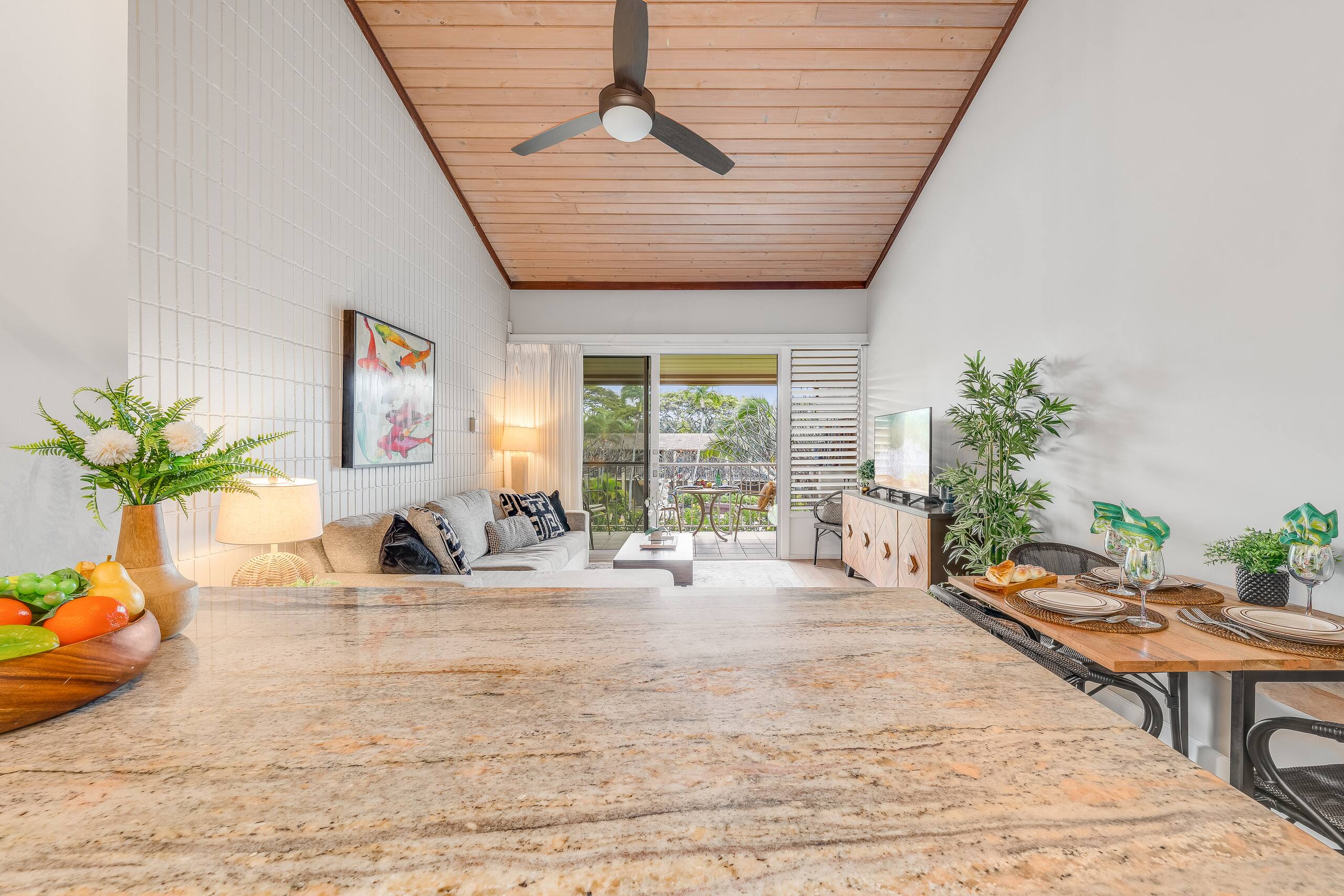 Condo in Lahaina · ★4.74 · 1 bedroom · 2 beds · 1 bath - Image 7
