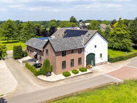 Very nice farmhouse with a large terrace