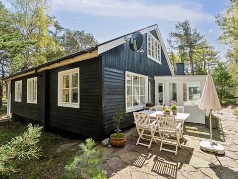 "Eine" - 150m from the sea by Interhome