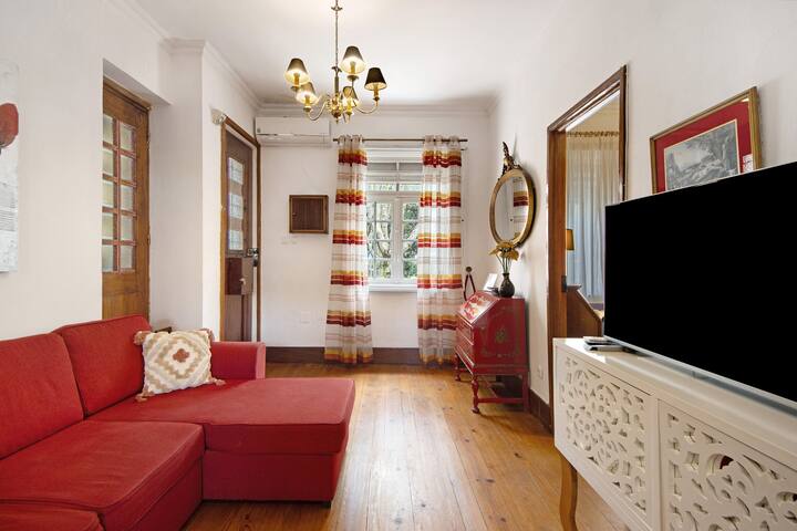 Dellarose Silver gallery image 3